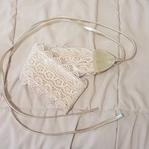 White/gold lace belt